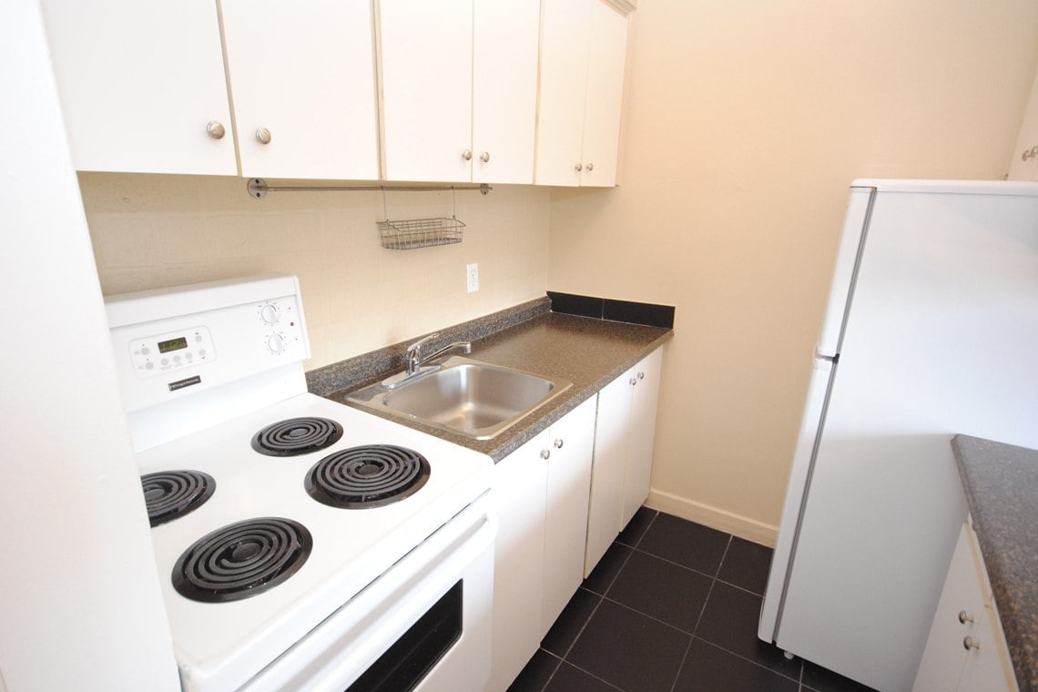 335 Cooper St Bachelor & 1 Bedroom Apartments For Rent Centretown