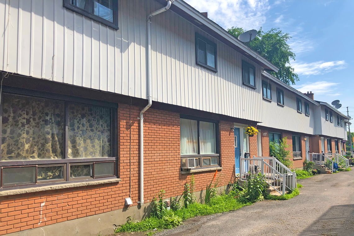 1921 St Laurent Blvd, Ottawa, ON, Canada District Realty